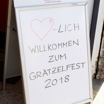 Begrüßungsschild zum Grätzelfest