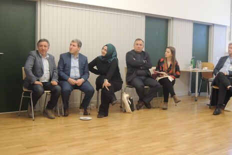 Delegation internationaler BürgermeisterInnen im BewohnerInnen-Zentrum Bassena 12