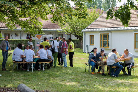 BesucherInnen des Boccia-Turniers