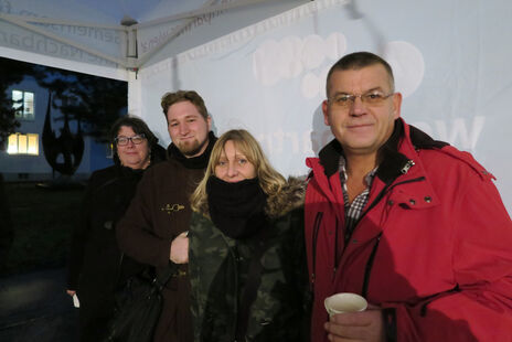 Besucherinnen beim Maronifest