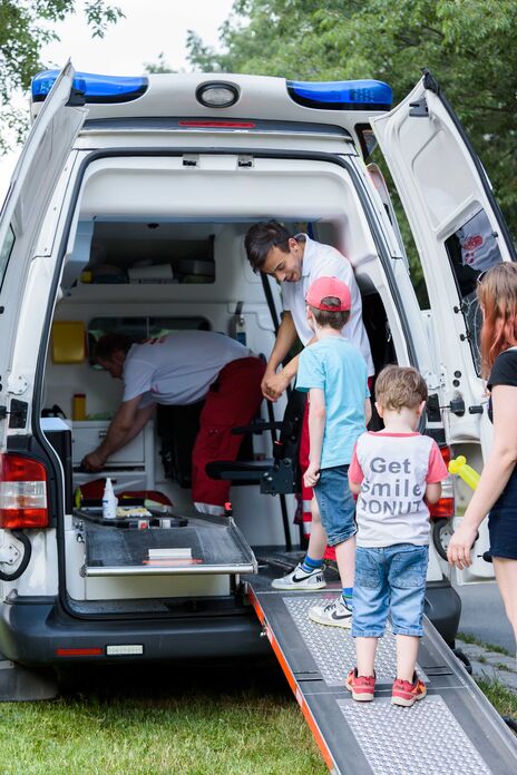 Hinter die Kulissen blicken konnten die BesucherInnen beim Rettungsdienst SMD 