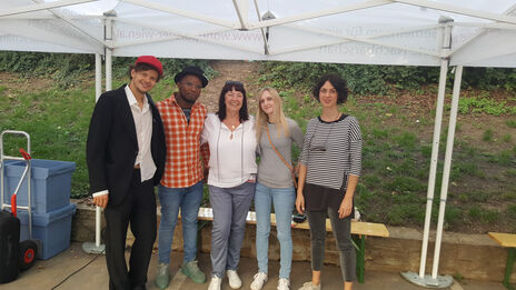 KünstlerInnen bei der MieterInnen-Tagung