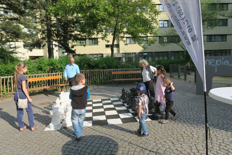 Die Kinder sind mit Begeisterung dabei.