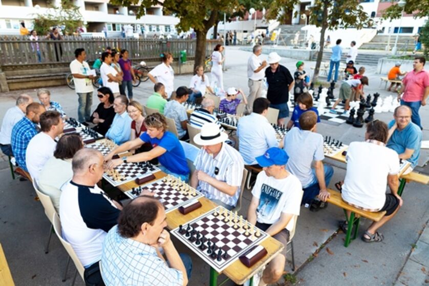 „Nachbarschaftliche Schachpartie“ startet wieder!